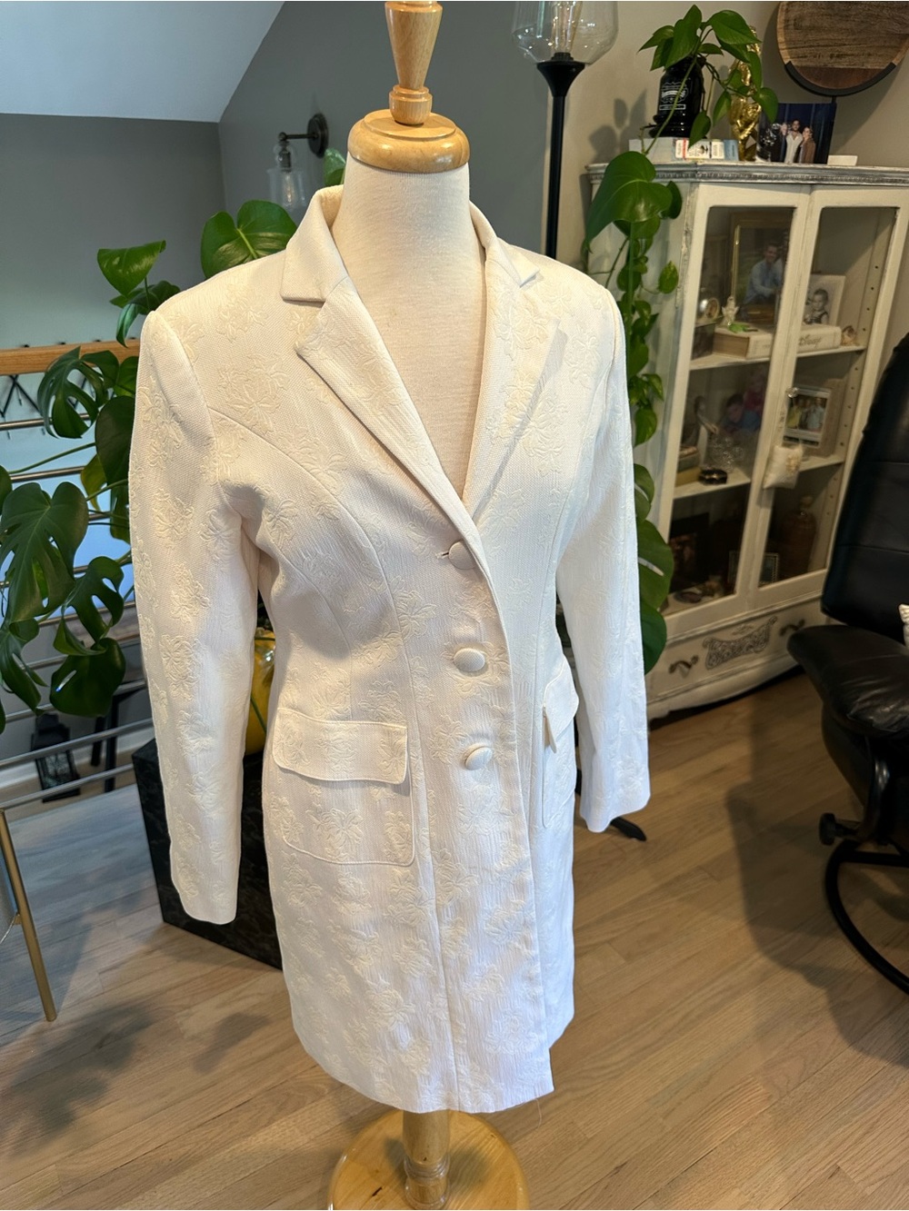 Spenser Jeremy White Textured Long Blazer